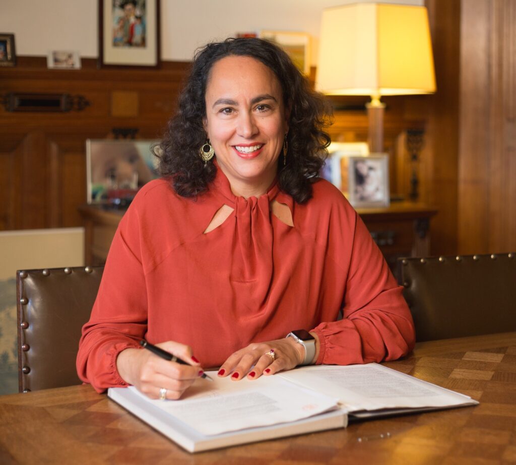 Danielle van Iperen, Ellens en Lentze Notariaat