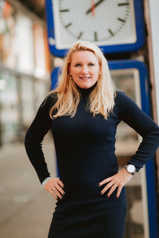 Meesterlijk contact Geen tijd - Tamara inzet nieuw